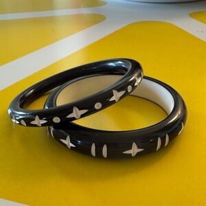 Splendette Black and White carved Bangle Set of 2 retro pinup